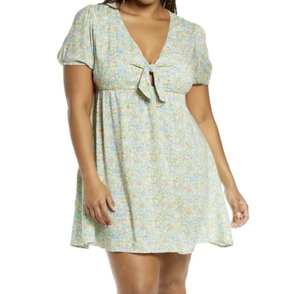 BP. Women’s Plus Size V-neck Tie Front Dress In Blue Multi Maisey Ditsy Size 3X